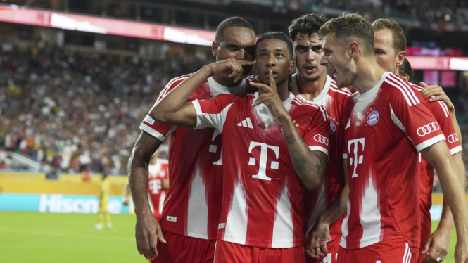 Pemain Bayern Munich rayakan gol