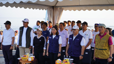  Gerakan Wisata Bersih (GWB) di Pantai Lovina, Kabupaten Buleleng