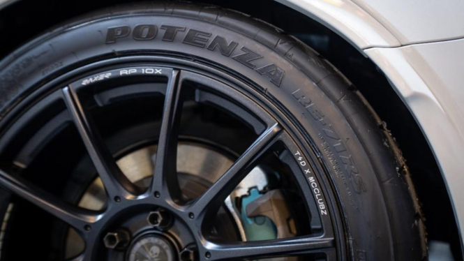 Ban Bridgestone Potenza di Autobacs Super GT Malaysia