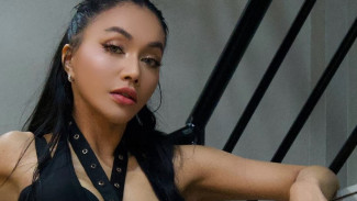 Tiba-tiba Nangis di Tengah Acara Live, Denada Panen Kritikan hingga Seruan Boikot