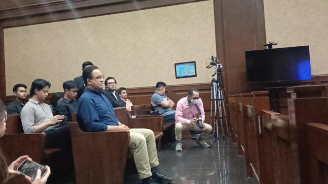 Mantan Gubernur DKI Jakarta Anies Baswedan saat hadir dalam persidangan Tom Lembong di Pengadilan Tipikor Jakarta Pusat. (Ist)