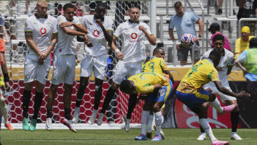 Borussia Dortmund vs Mamelodi Sundowns.