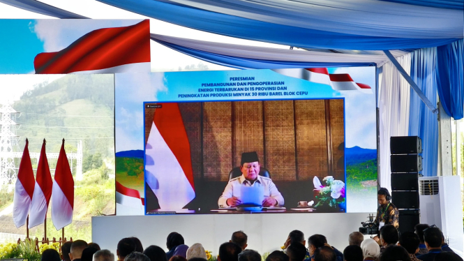 Presiden Prabowo Resmikan pembangkit listrik berbasis energi baru terbarukan (EBT) di 15 provinsi.