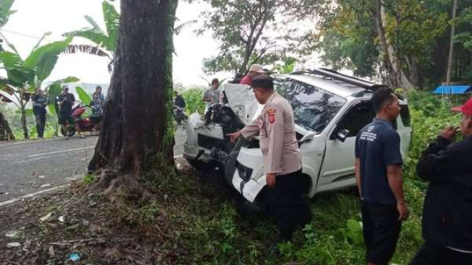 Kecelakaan tunggal di Jalan Raya Agrabinta, Kabupaten Cianjur, Minggu, 22/6