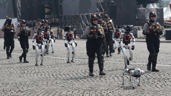Puluhan robot atribut kepolisian akan dihadirkan dalam peringatan Hari Bhayangkara ke-79