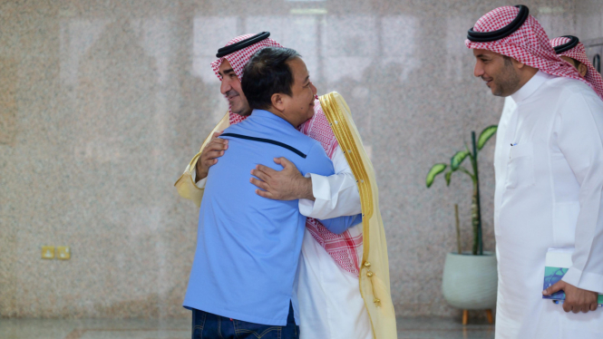Dirjen PHU Kemenag Hilman Latief dan Deputi dari Kementerian Haji dan Umrah Saudi Hasan Munakirah