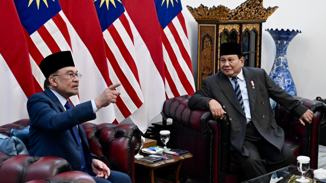 Presiden RI Prabowo Subianto dan PM Malaysia, Anwar Ibrahim di Istana Merdeka, Jakarta Pusat (sumber foto: Cahyo - Biro Pers Sekretariat Presiden)