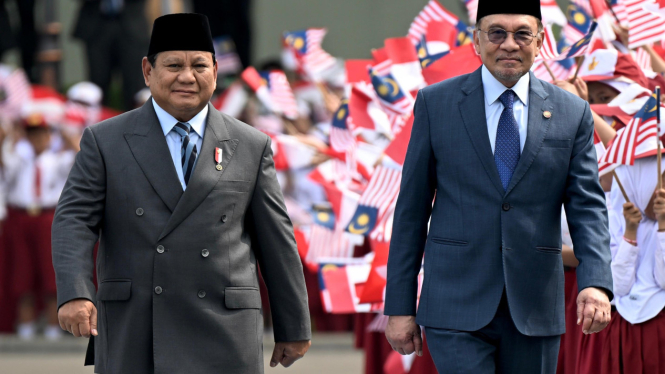 Presiden RI Prabowo Subianto dan PM Malaysia Anwar Ibrahim di Istana Merdeka, Jakarta Pusat (sumber foto: Cahyo - Biro Pers Sekretariat Presiden)