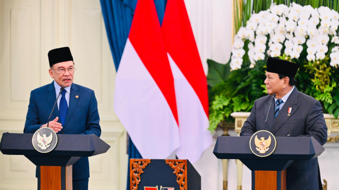 Presiden RI Prabowo Subianto dan PM Malaysia Anwar Ibrahim di Istana Merdeka, Jakarta Pusat (sumber foto: Laily Rachev - Biro Pers Sekretariat Presiden)