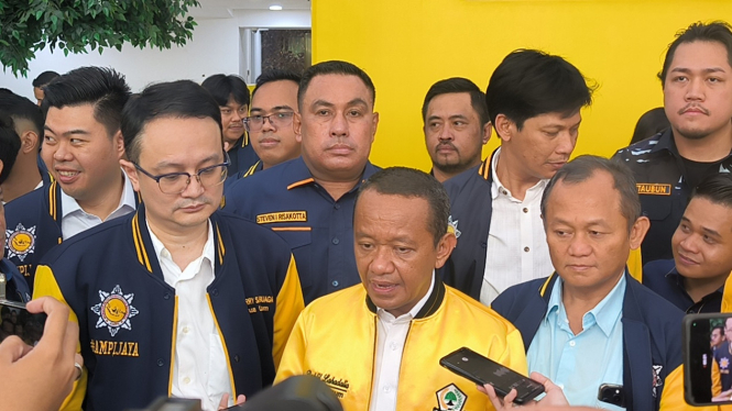 Ketua Umum Partai Golkar, Bahlil Lahadalia di Kantor DPP Partai Golkar, Jakarta Barat, Sabtu, 28 Juni 2025