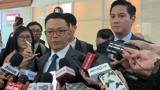 Menlu Sugiono di Kompleks Parlemen, Senayan, Jakarta Pusat 