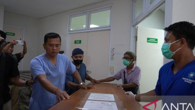 Peti jenazah warga negara asing asal Brazil JDSP (27) atau Juliana