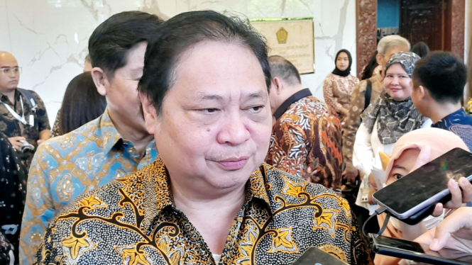 [Menteri Koordinator Bidang Perekonomian, Airlangga Hartarto, dalam konferensi pers peluncuran ALFI Convex 2025, di Kantor Kemenko Bidang Perekonomian, Jakarta, Rabu, 2 Juli 2025]