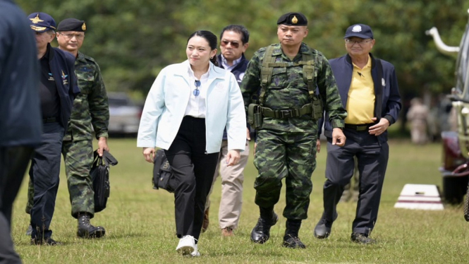 PM Thailand Paetongtarn Shinawatra didampingi Letjen Boonsin Padklang