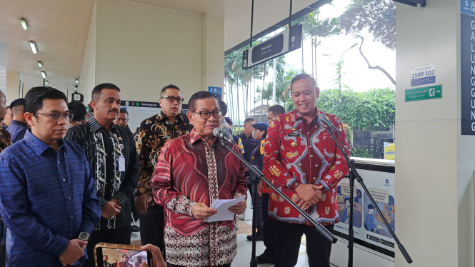 Gubernur Jakarta Pramono Anung resmikan TransJabodetabek B25 rute Terminal Bekasi menuju Dukuh Atas 