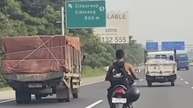 Honda Vario Masuk Tol