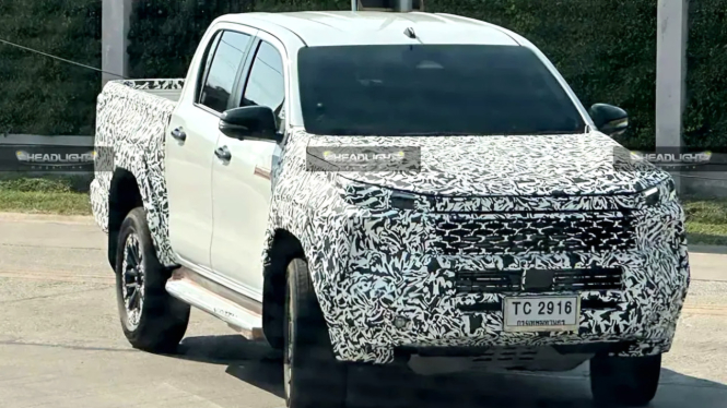 Toyota Hilux PHEV 2026