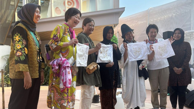 Pertamina mempromosikan batik ke pasar dunia