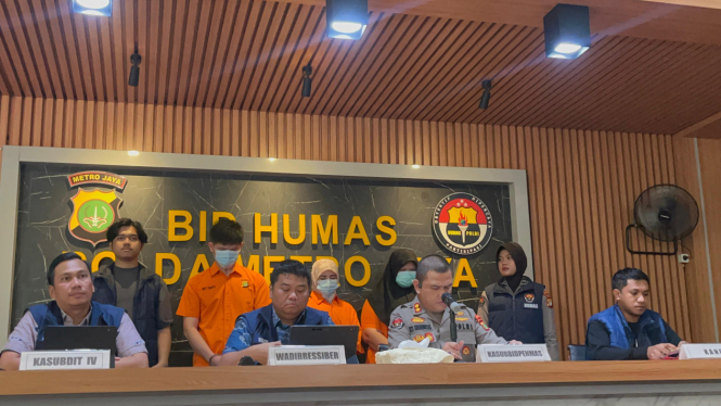 Foto pelaku dan akbp reonald