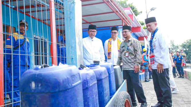 Pramono tinjau masalah air di Kepulauan Seribu (dok. Pemprov Jakarta)