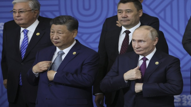 Presiden China Xi Jinping dan Presiden Rusia Vladimir Putin 