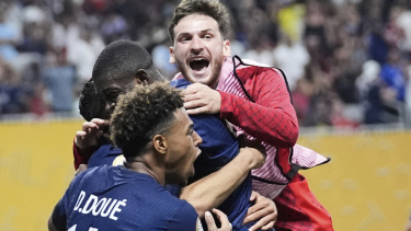 Pemain PSG rayakan gol