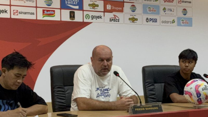Pelatih Persib Bandung, Bojan Hodak