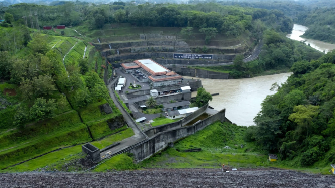 PLTA PB Sudirman 180 MW, terletak di Banjarnegara, Jawa Tengah. Merupakan salah satu Unit PLTA yang di kelola Unit Bisnis Pembangkitan Mrica. 