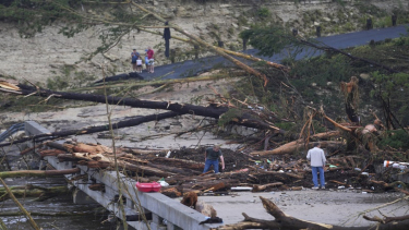 Banjir bandang luapan Sungai Guadalupe menerjang Texas, AS (4/7)