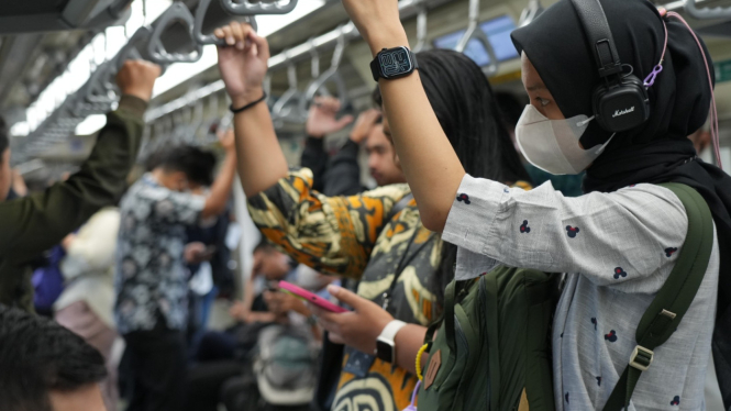 Penumpang LRT Jabodebek [Humas PT KAI]