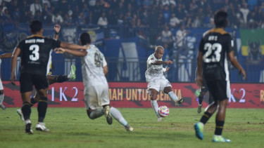 Persib Bandung vs Dewa United
