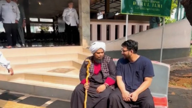 Ustaz Derry Sulaiman dan Ammar Zoni.