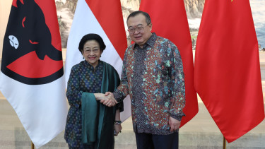 Presiden ke-5 RI Megawati Soekarnoputri dan Menteri Liu