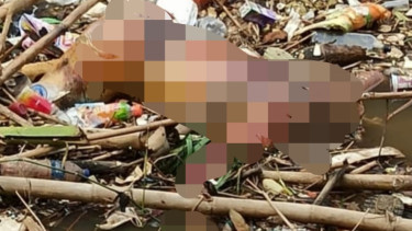 Foto Mayat Tanpa Kepala di Kali Ciliwung