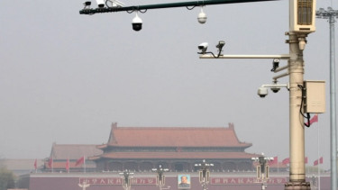 Kamera CCTV di Lapangan Lapangan Tiananmen dan proyek Sharp Eyes China
