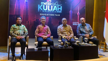Konferensi Pers Mega Ayo Kuliah di Malaysia 2025