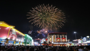 Pesta kembang api di penutupan Jakarta Fair 2025