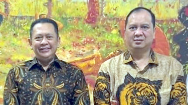 Ketua Umum IMI, Bambang Soesatyo (kiri)