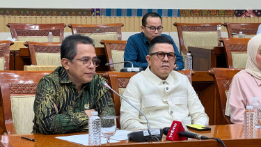 Sekjen DPR RI Indra Iskandar di Kompleks Parlemen, Senayan, Jakarta Pusat 