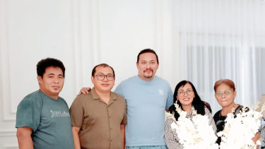 Anggota Komisi III DPR RI Martin D Tumbelaka (tengah)
