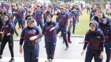 lustrasi - Aparatur Sipil Negara (ASN) berolahraga bersama di Jakarta