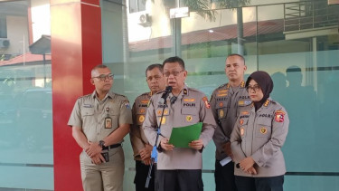 Kepala RS Polri Kramat Jati, Brigjen Prima Heru Yulihartono (tengah)
