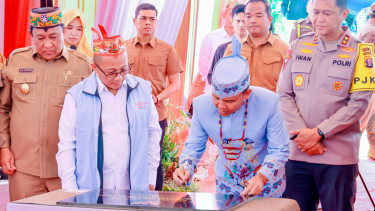 Gubernur Kalteng Agustiar Sabran resmikan Koperasi Merah Putih Bukit Tunggal