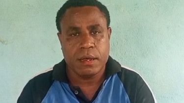 Tokoh adat Papua, Roliyanus Tapatkeding 