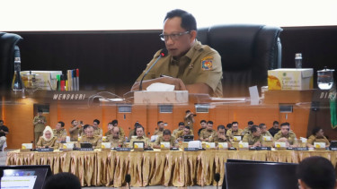 Mendagri saat memimpin Rapat Koordinasi Pengendalian Inflasi Daerah