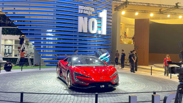 Yangwang U9 di GIIAS 2025
