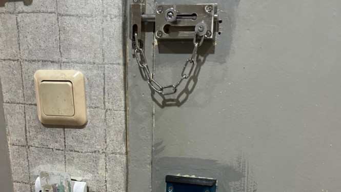 Kunci pintu kamar kos diplomat Kemlu ditemukan tewas dilakban