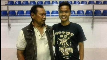 Iie Sumirat dengan Anthony Ginting