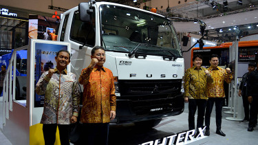 Acara Mitsubishi Fuso di GIIAS 2025