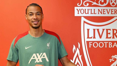 Hugo Ekitike resmi berlabuh di Liverpool